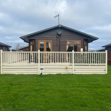 Saffron Lodge With Hot Tub Malton Luaran gambar