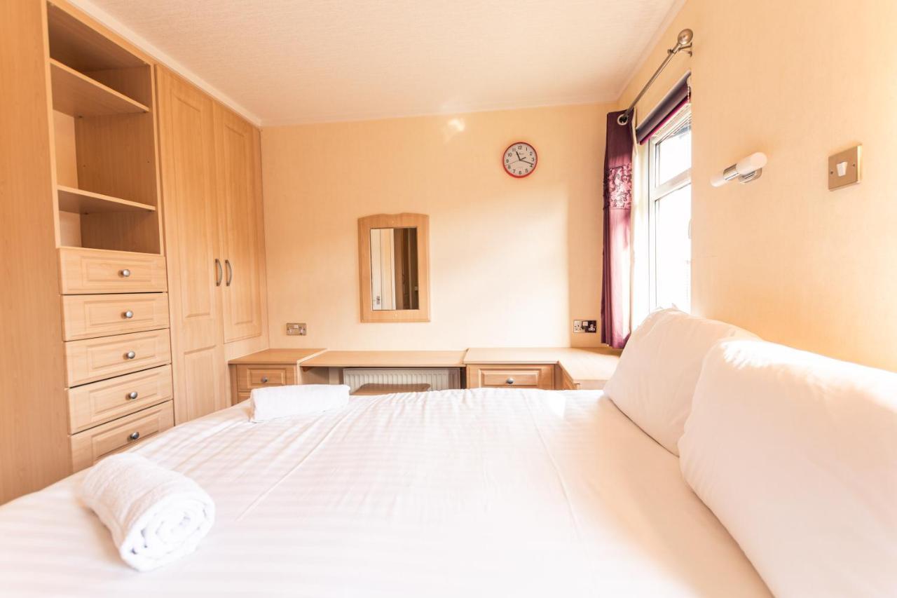 Saffron Lodge With Hot Tub Malton Luaran gambar